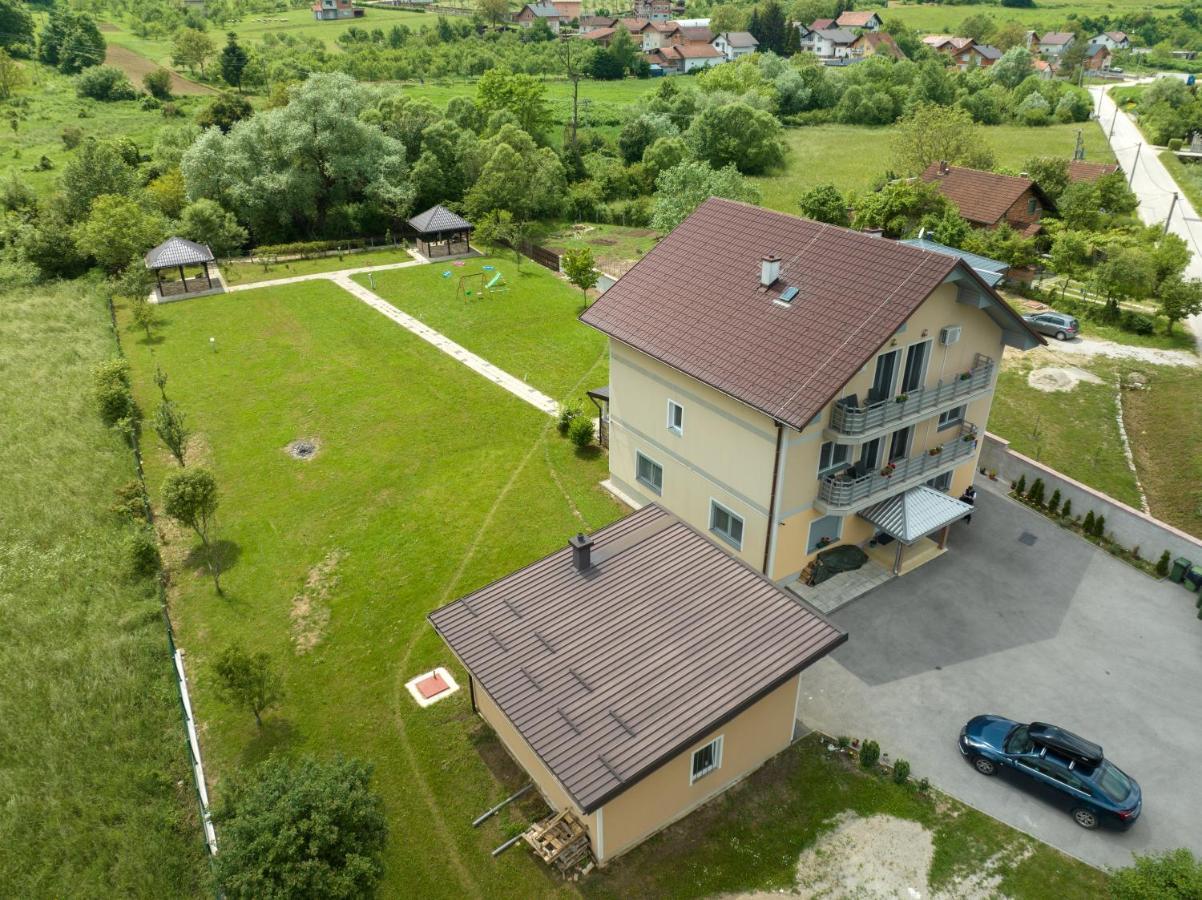 River Bank Apartments & Castle View Біхач Екстер'єр фото