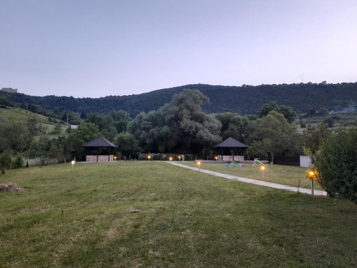 River Bank Apartments & Castle View Біхач Екстер'єр фото