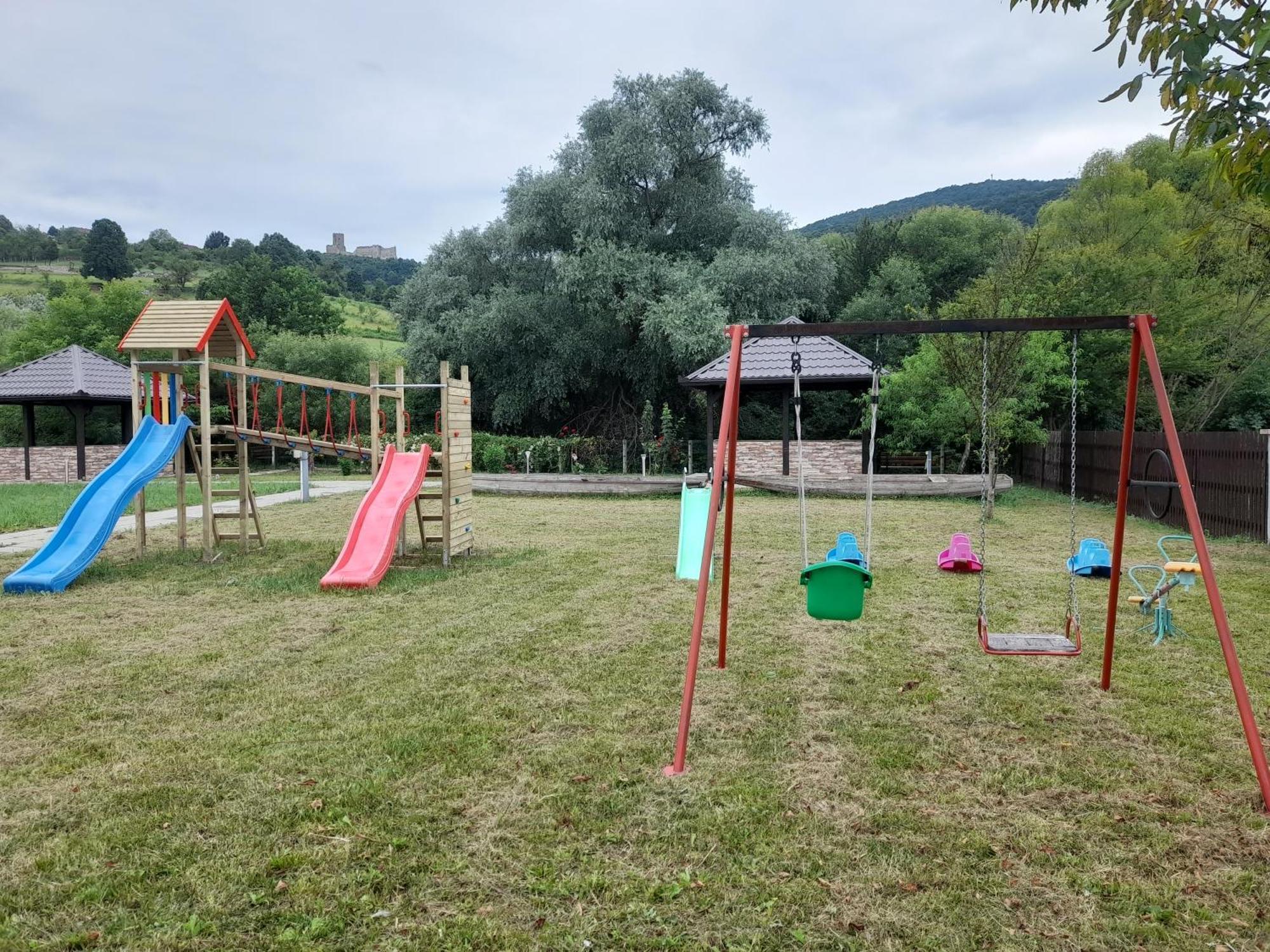 River Bank Apartments & Castle View Біхач Номер фото
